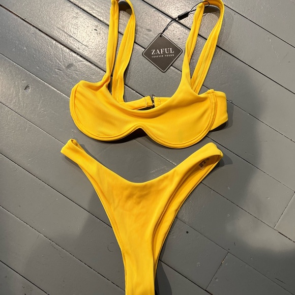 Bikini sets - Picture 2 of 7